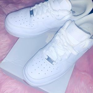Women’s Nike Air Force 1’ 07